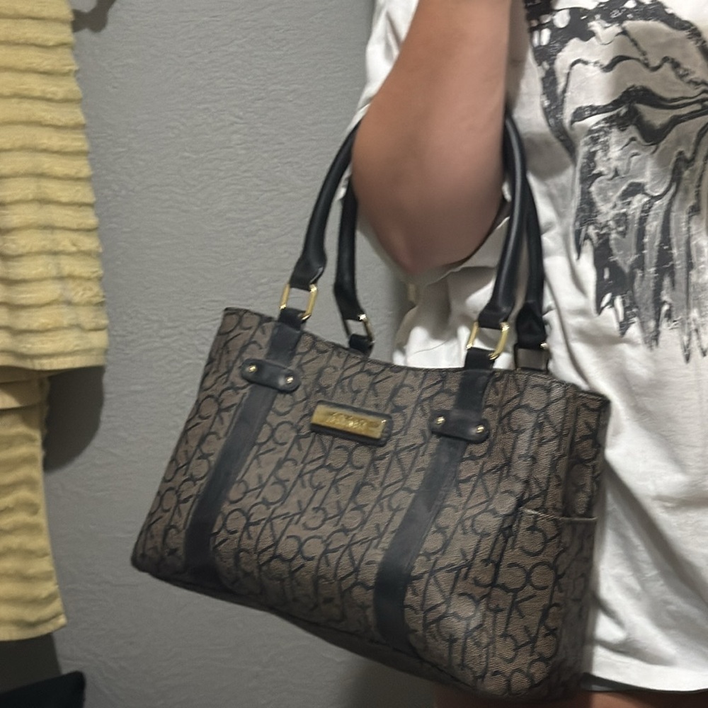 Calvin Klein purse - Picture 10 of 11